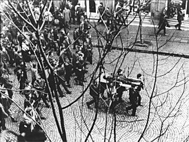 Демонстранты в Гдыне 17 декабря 1970