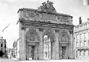 Fotografía antigua de la Porte Désilles