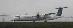 Dash-8 авиакомпании Porter Airlines в международном аэропорту Оттавы, Канада