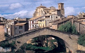 Puente medieval sobre el río Ega en Estella-Lizarra