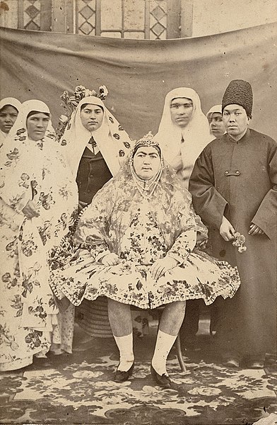 File:Qajar-wives Anis al-Dawla, a wife of the Shah, and her retinue (circa 1870-1880).jpg