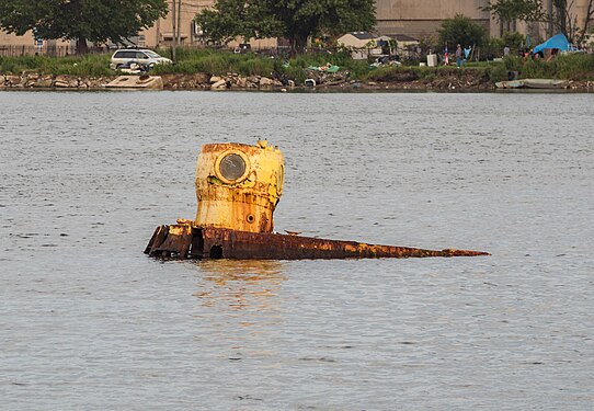 Quester I, a home-made submarine that got stuck as soon as it was put into the water (New York City)