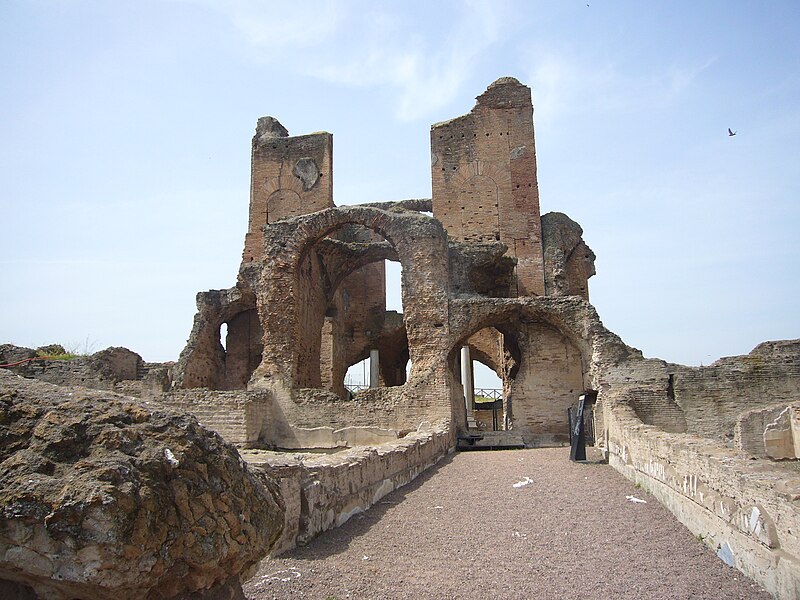 File:Quintili - frigidarium 1070794.JPG