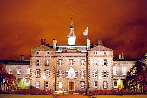 The "Auld Hoose" of Robert Gordon's College, by night