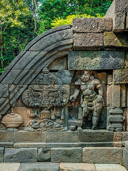 File:Relief pada dinding tangga Candi Merak, Mei 2022.jpg