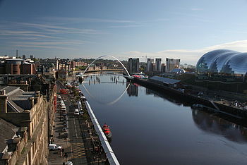 Il fiume Tyne scorre a Newcastle