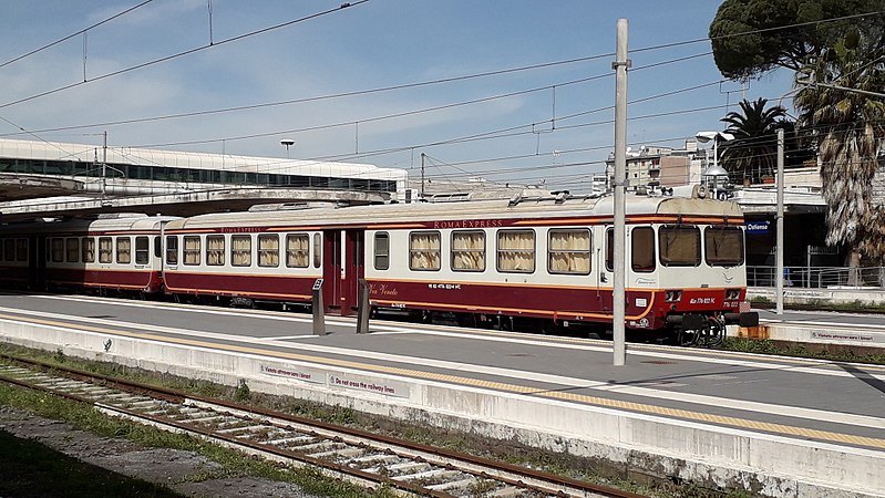 File:Roma Express Stazione Ostiense.jpg