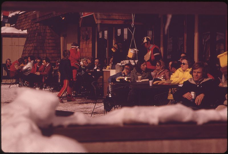 File:SKIERS HAVE LATE DAY DRINK ON THE MOUNTAIN - NARA - 554221.jpg