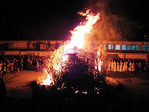 معرفی ادیان به زبان فلشخوری(آیین شینتو ص 14 ) 