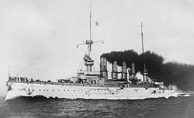 Scharnhorst steaming at high speed around 1908, probably while on her sea trials