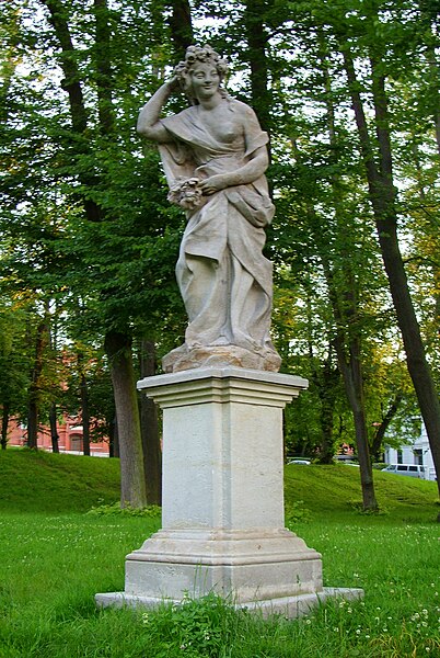 File:Schwerin Schlosspark Skulptur 2007-07-13 002.jpg