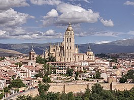 Segovia vista desde el Alcázar (26260038155).jpg