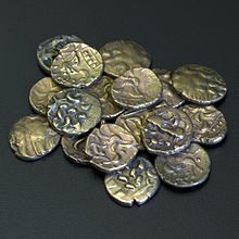 Auswahl von Münzen aus dem Walkington Hoard YORYM 2005 2202.jpg