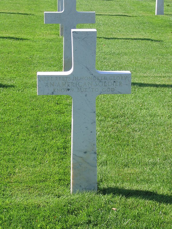 Grave of an unknown American combatant in Oise-Aisne Cemetery. Killed in 1917