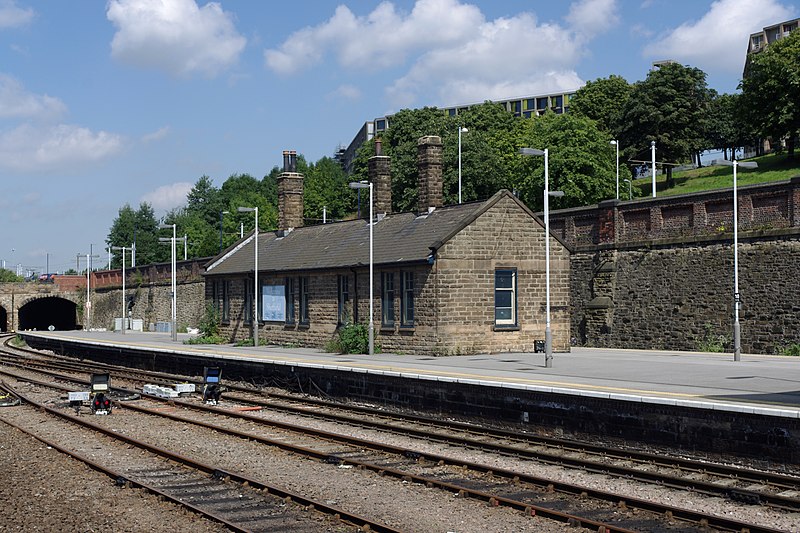 File:Sheffield station MMB 31.jpg