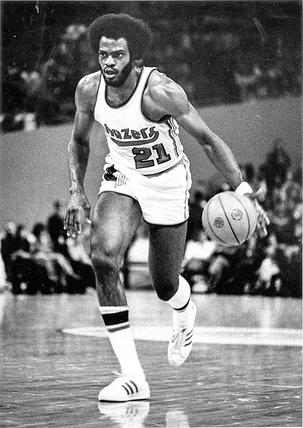 Sidney Wicks, who played in four NBA All-Star Games while with the Trail Blazers, won the 1971–72 NBA Rookie of the Year Award after averaging 24.5 po