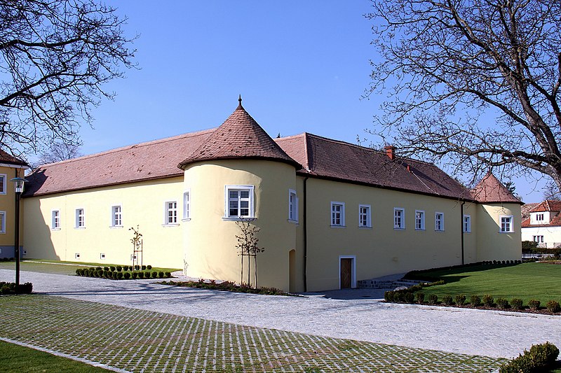 File:Siegendorf - Burg, Kastell (03).jpg