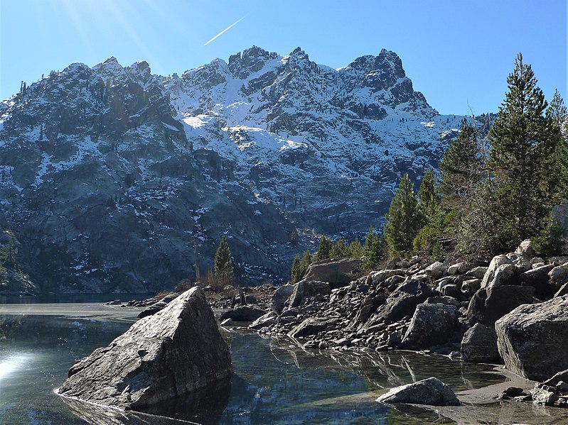 File:Sierra Buttes, early winter.jpg