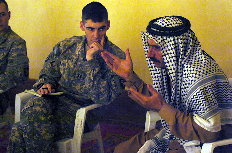 File:Soldiers consult sheiks DVIDS86707.jpg