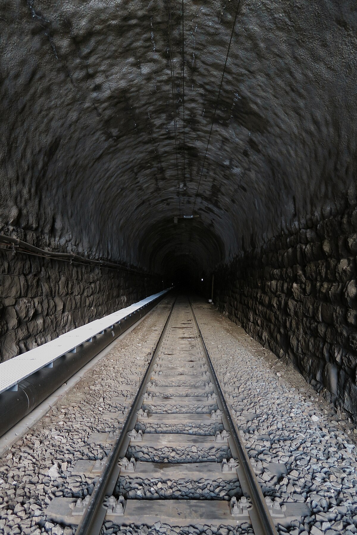 Albula Tunnel - Wikipedia