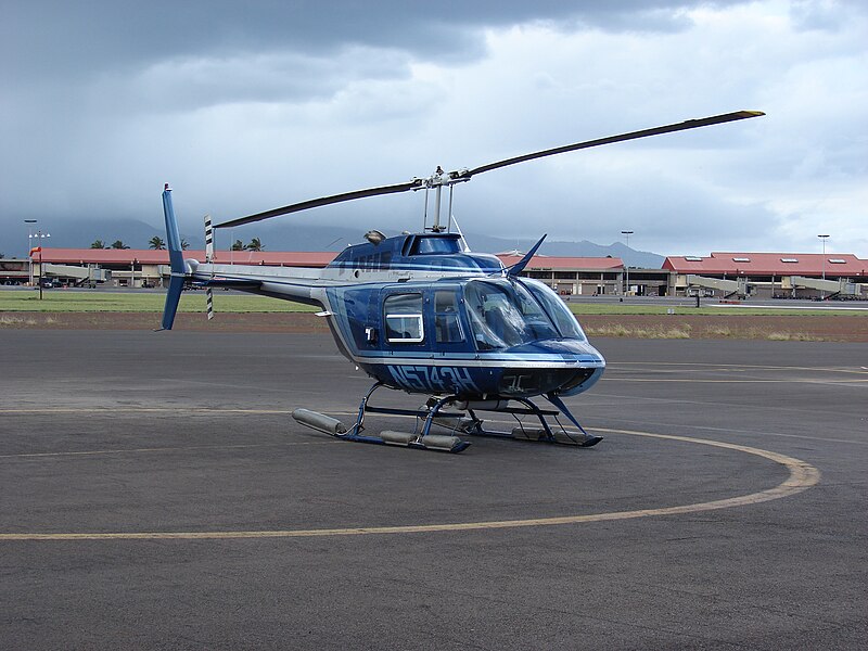 File:Starr 080207-2255 Bell 206B helicopter (N5743H) at Kahului Heliport.jpg