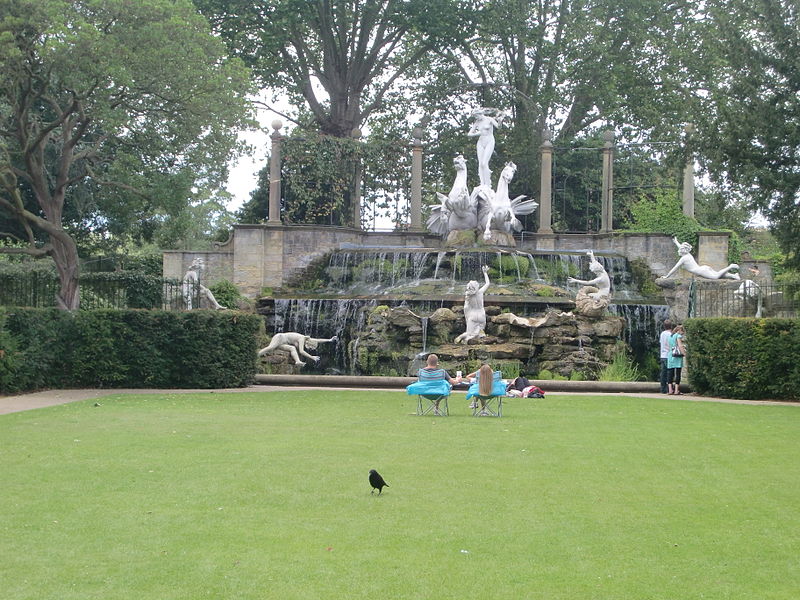 File:Statues on public view.JPG