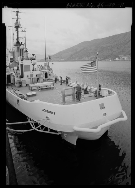 File:Stern view of fantail looking forward "deckies" painting bollards - USS SHACKLE, ARS 9, Ketchikan, Ketchikan Gateway Borough, AK HAER AK-49-11.tif