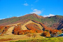 たざわ湖スキー場から見上げる秋田駒ケ岳