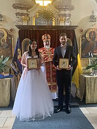 Přijetí ikon - pravoslavný církevní sňatek v chrámu sv. Josefa Snoubence v Roudnici nad Labem, 2021 (oddávající otec Šantin)