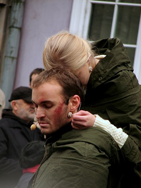 File:Theatrical presentation of patriotic songs in Gdańsk during Independence Day 2010 - 15.jpg