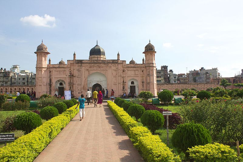 File:Tomb of Pari Bibi view 04.jpg