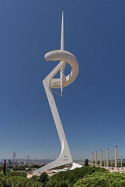 Torre de comunicacions de Montjuic, Barcelona, Calavatra 01.jpg