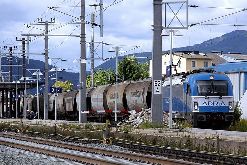 File:Total reconstruction of Neunkirchen station (096).jpg