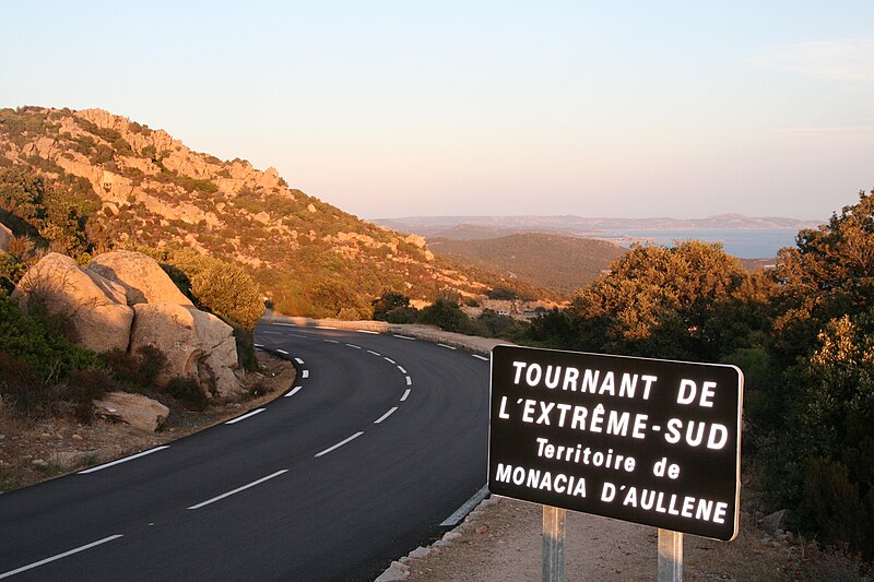 File:Tournant de L'Extreme Sud, Corse.jpg