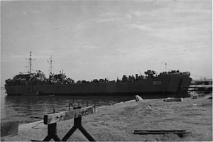USS LST-27 انگلستان ژوئن 1944.jpg