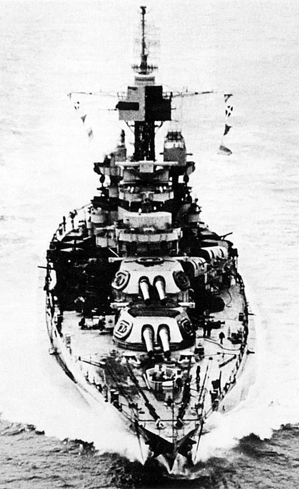 USS Maryland in March 1944