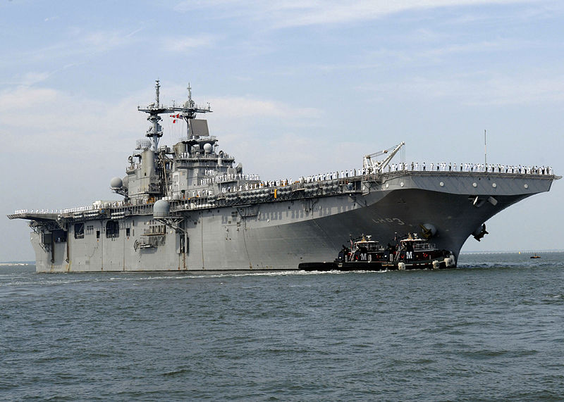 File:US Navy 080806-N-1713L-070 The amphibious assault ship USS Kearsarge (LHD 3) heads to sea.jpg