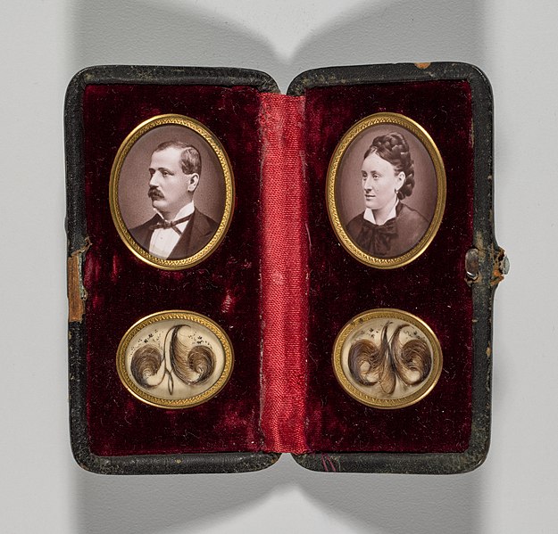 File:Unidentified Photographer - Untitled (Case with portraits of a man and woman and hair ornaments) - 2017.9 - Cleveland Museum of Art.jpg