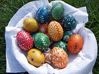 Velikonoční vajíčka malovaná voskem.jpg