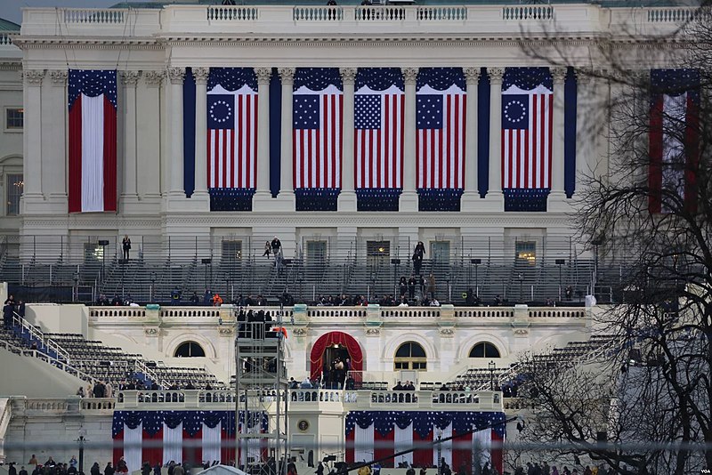 File:View of U.S. Capitol hours before Donald Trump is inaugurated 8D32C60C.jpg