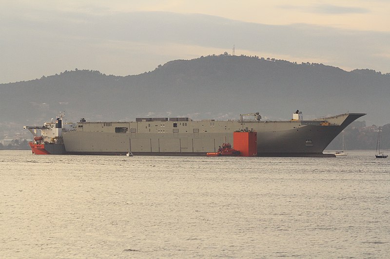 File:Vigo Embarque del portaaviones HMAS Adelaide en la plataforma Blue Marlin (11311950946).jpg