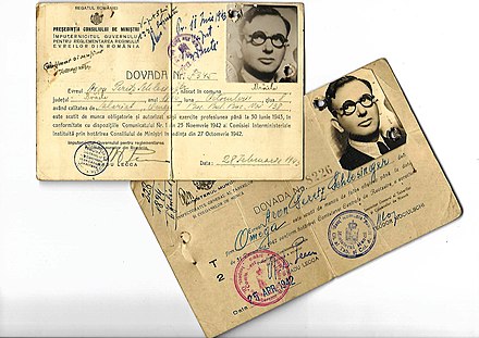 Cartes d'identité spéciales émises pour les Juifs et signées de la main de Radu Lecca (1943)
