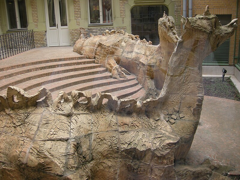 File:Wenckheim Palace, stairs, 2009-05-22 BudapestDSCN3674.jpg