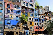 Hundertwasserhaus sett från Kegelgasse.