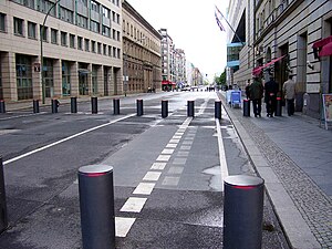 Berlin-Mitte Wilhelmstraße: Verlauf, Teilsperrung, Geschichte