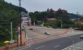 Yeoju Institute of Technology's main gate 13-07-27.jpg
