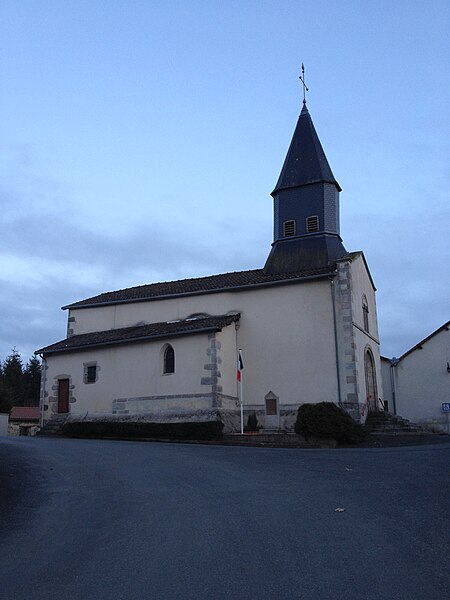 File:Église Saint-Pierre-aux-Liens de Lavignac.jpg