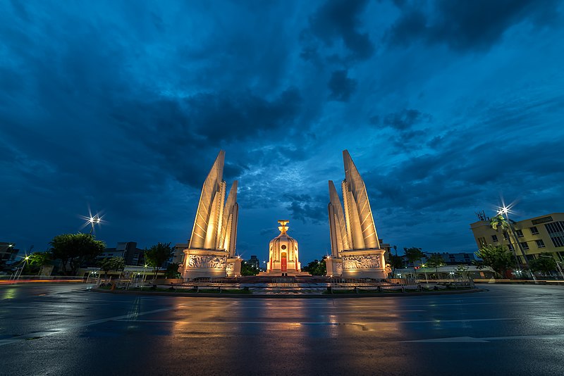 File:008-Democracy Monument.jpg