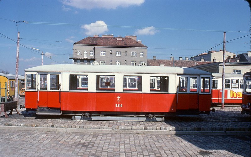 File:049L07000379 Remise Floridsdorf , Typ m3 5319.jpg