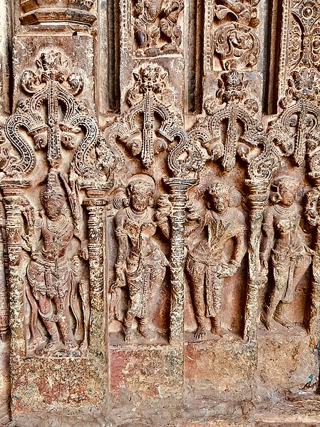 File:11th century Kasivisvesvara temple, Lakkundi, Karnataka India - 49.jpg